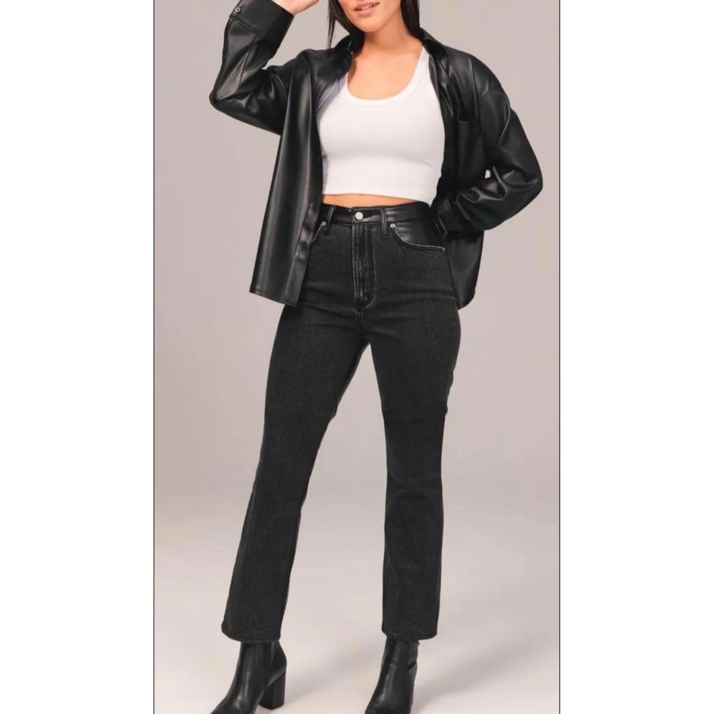 Abercrombie & Fitch The 90s Relaxed Jean High Rise Vegan Leather Black 27 4L
